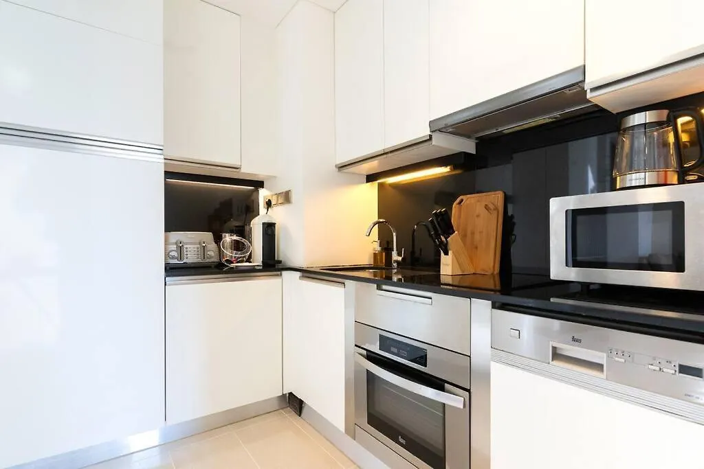 Magnificent Studio, Emaar Residences Marina Dubai United Arab Emirates
