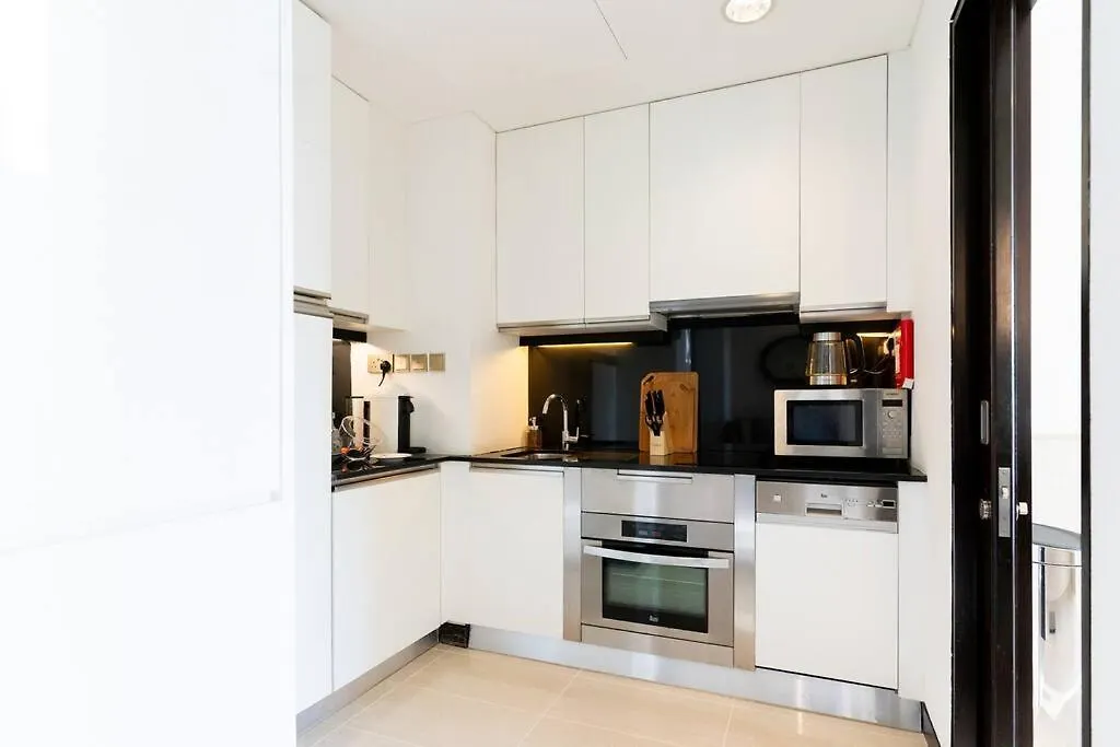 Magnificent Studio, Emaar Residences Marina Dubai 0*,  United Arab Emirates